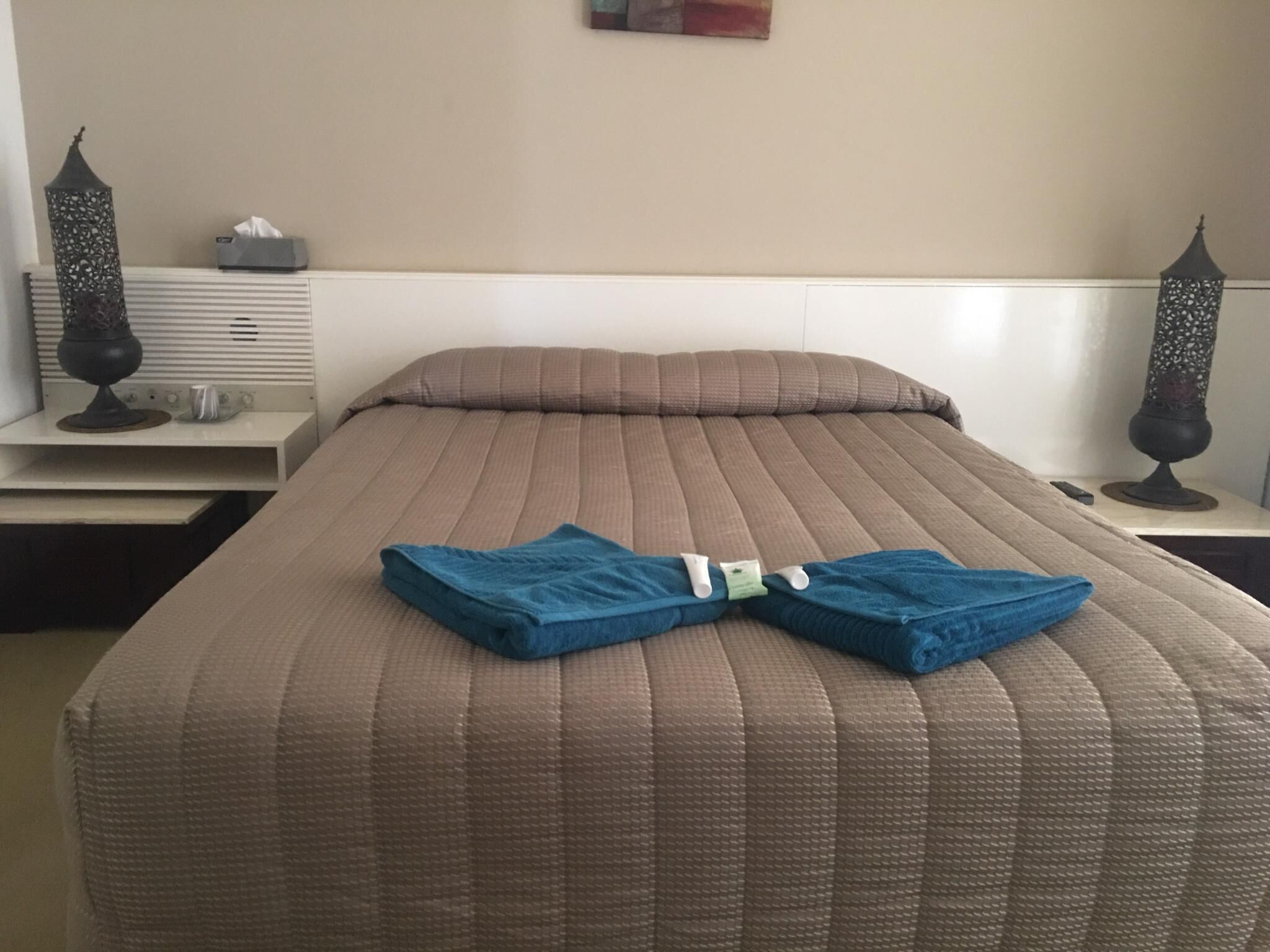 Lake Lefroy Motel and Bar