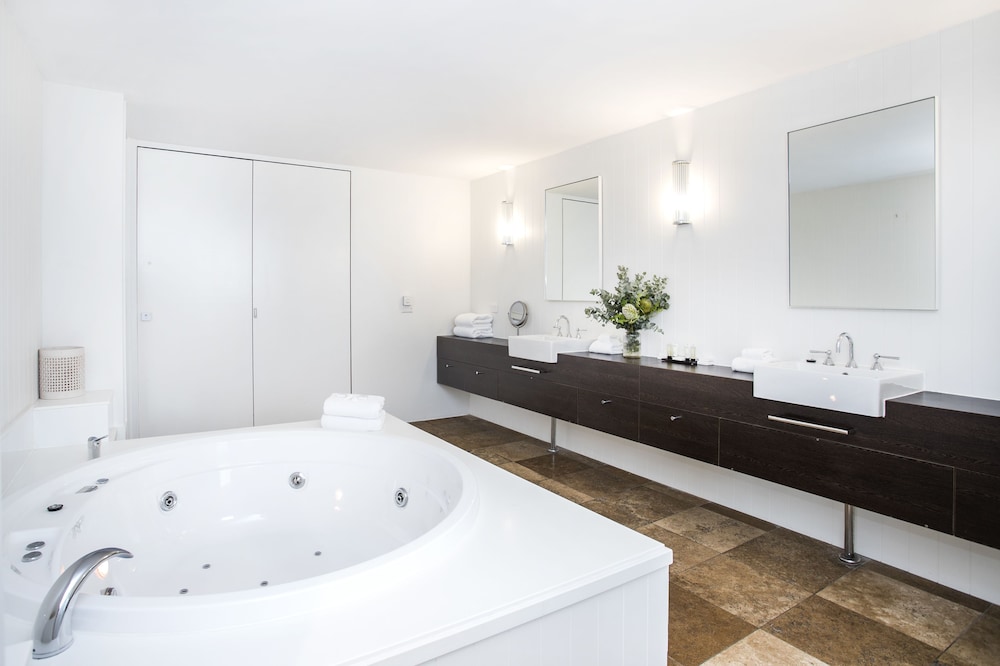 Bannisters by the Sea Mollymook