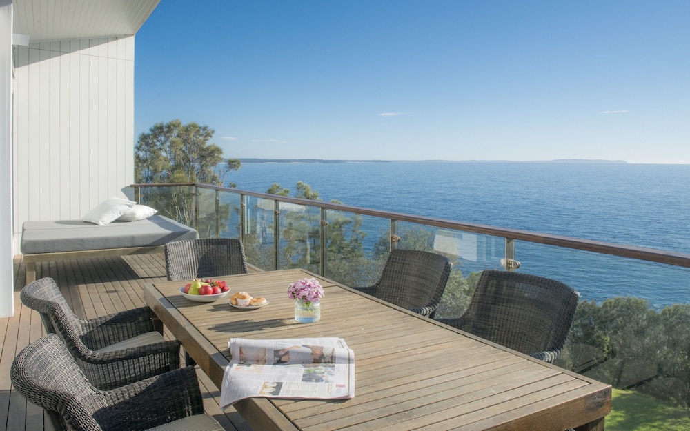 Bannisters by the Sea Mollymook