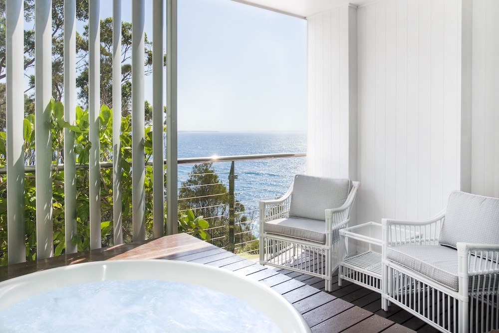 Bannisters by the Sea Mollymook