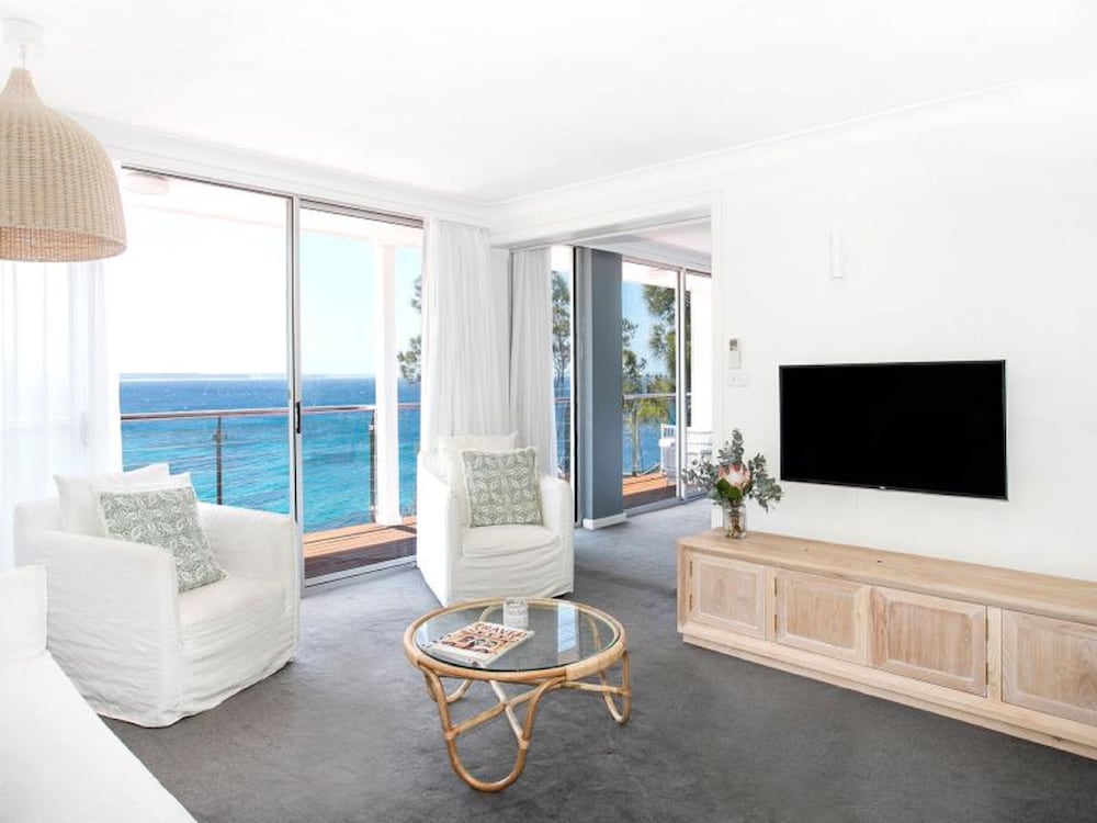 Bannisters by the Sea Mollymook