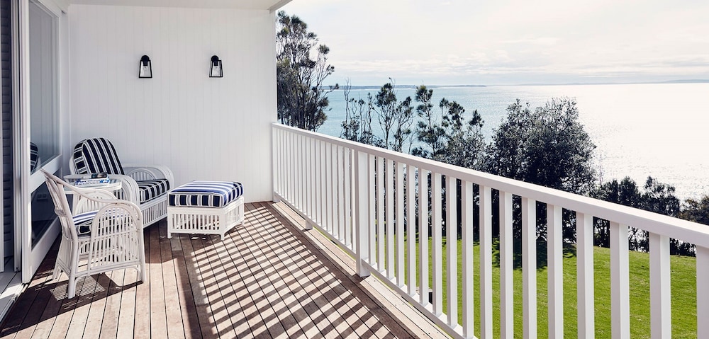 Bannisters by the Sea Mollymook