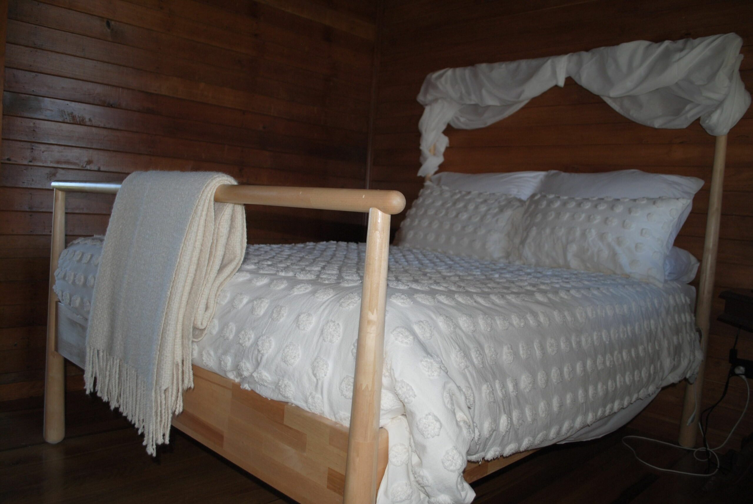 Fabulous Country Stay on New England Cattle & Sheep Property